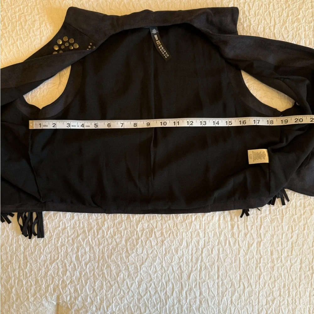 Design Lab Black Faux Suede Studded Fringe Vest – Size L - Picture 11 of 11